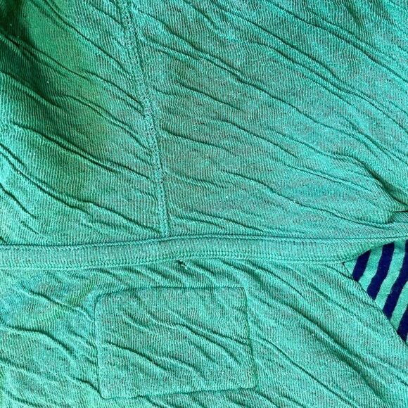 Evy’s Tree Pullover Hoodie Striped Sleeves Pocket Pouch Medium - Picture 13 of 13